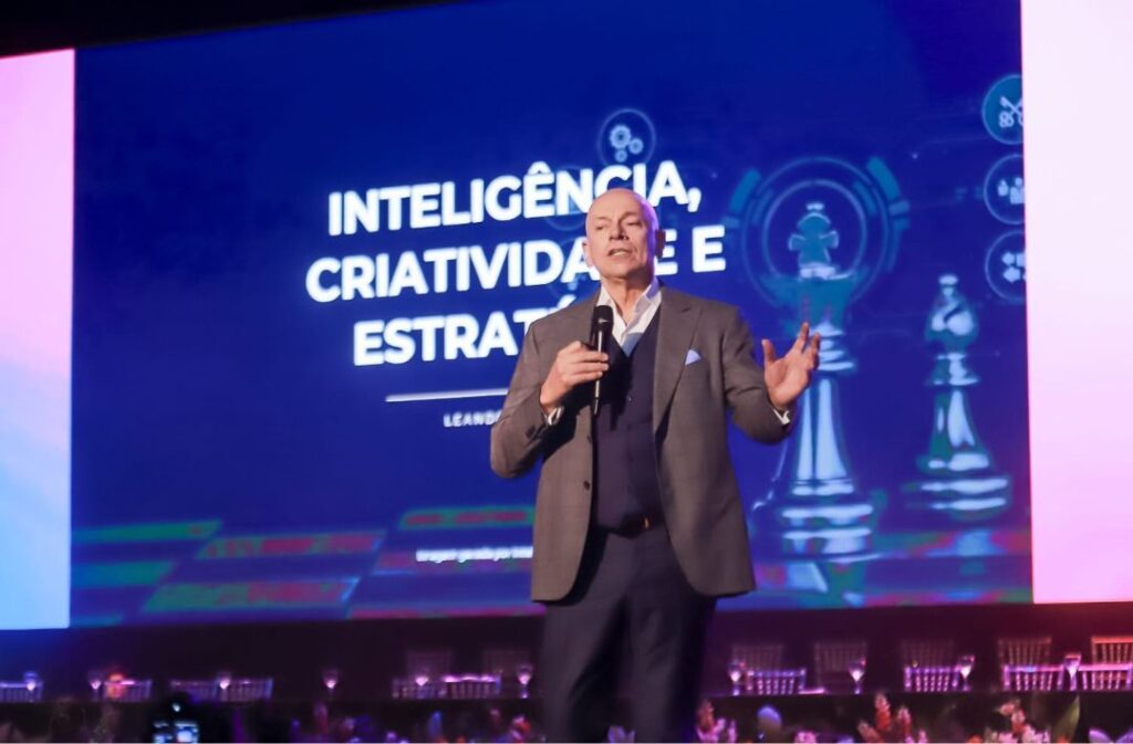 Leandro Karnal falou sobre “Inteligência, Criatividade e Estratégia”